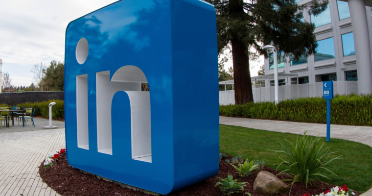 linkedin adds automatic captions to videos